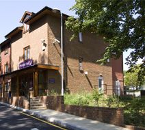 Premier Inn Portsmouth (Horndean) Exterior