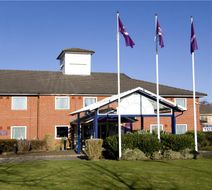 Premier Inn Pontypool Exterior