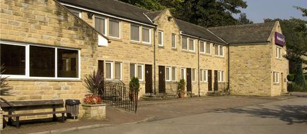 Premier Inn Halifax South (A629) Exterior