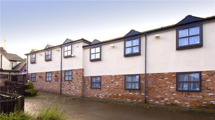 Premier Inn Macclesfield South West Exterior
