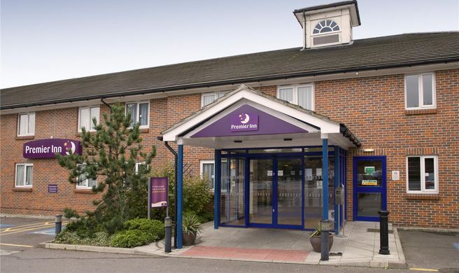 Premier Inn Basildon (Rayleigh) Exterior