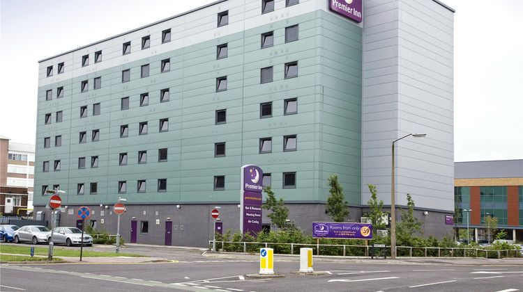 Premier Inn London Elstree/ Borehamwood Exterior