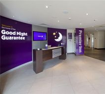 Premier Inn Cirencester Lobby