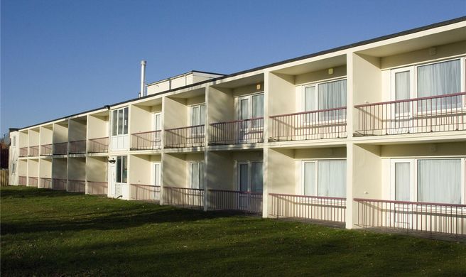 Premier Inn Bristol Alveston Exterior