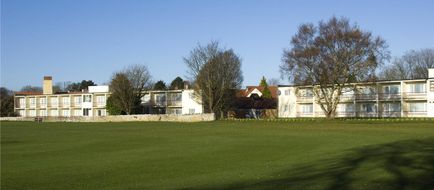Premier Inn Bristol Alveston Exterior