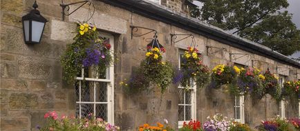 Premier Inn Edinburgh East Exterior