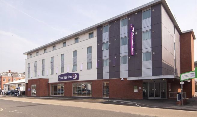 Premier Inn Exeter Central (St David's) Exterior