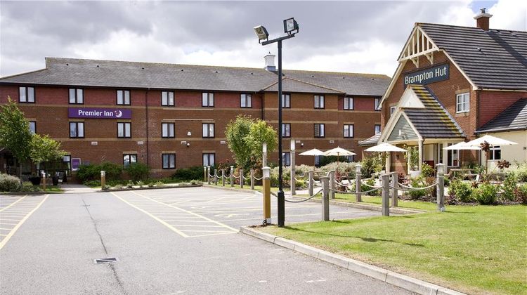 Premier Inn Huntingdon (A1/A14) Exterior