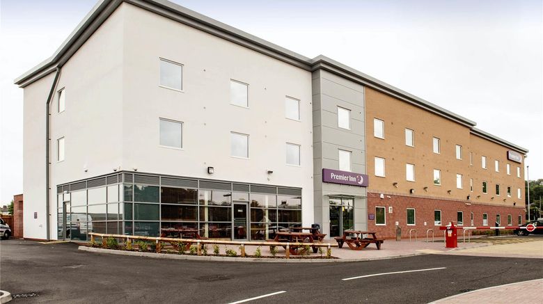 <b>Premier Inn Dudley Town Centre Exterior</b>. Images powered by <a href="https://iceportal.shijigroup.com/" title="IcePortal" target="_blank">IcePortal</a>.