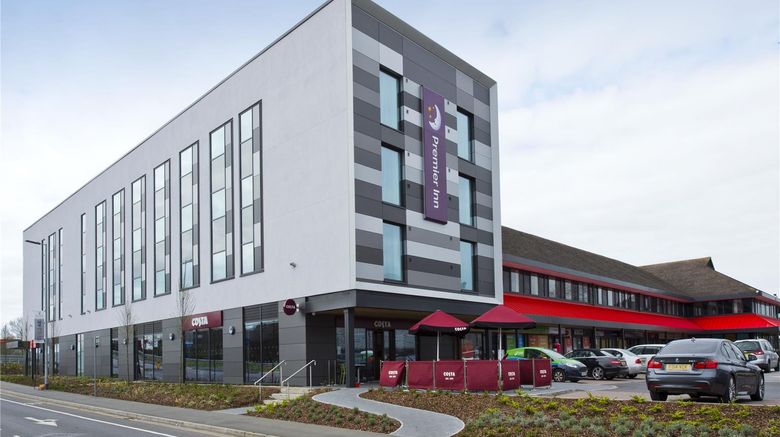 <b>Premier Inn Slough West Exterior</b>. Images powered by <a href="https://iceportal.shijigroup.com/" title="IcePortal" target="_blank">IcePortal</a>.