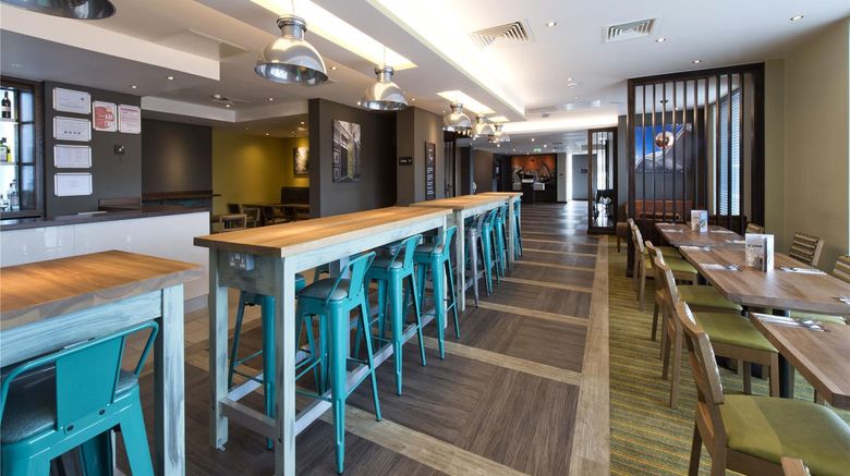 <b>Premier Inn Slough West Restaurant</b>. Images powered by <a href="https://iceportal.shijigroup.com/" title="IcePortal" target="_blank">IcePortal</a>.