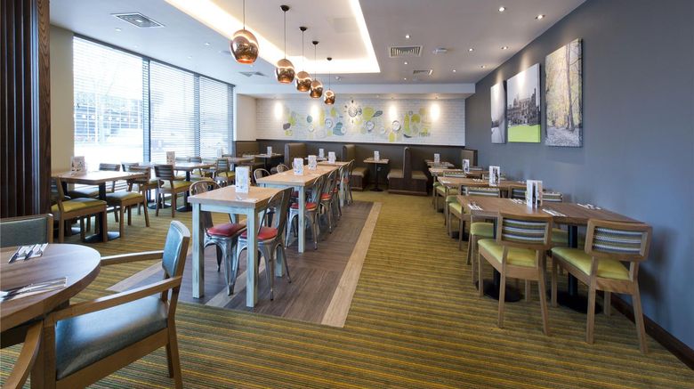 <b>Premier Inn Slough West Restaurant</b>. Images powered by <a href="https://iceportal.shijigroup.com/" title="IcePortal" target="_blank">IcePortal</a>.