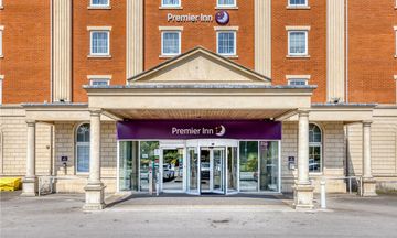 Premier Inn Manchester Trafford Centre W