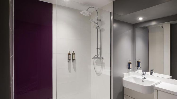 Premier Inn Glastonbury Room