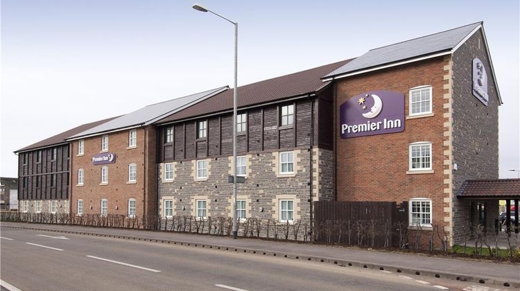 Premier Inn Glastonbury Exterior