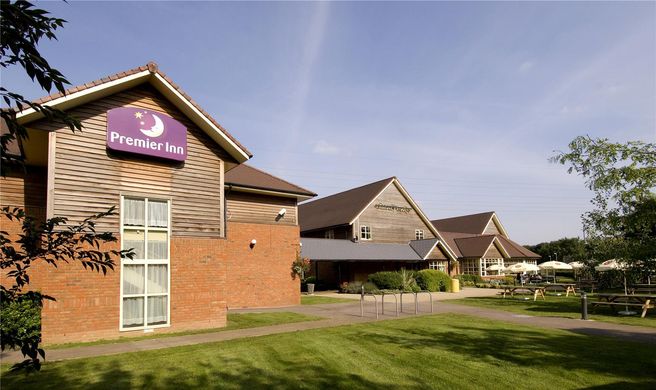 Premier Inn Tewkesbury Central Exterior
