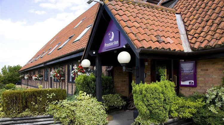 Premier Inn Milton Keynes South Exterior