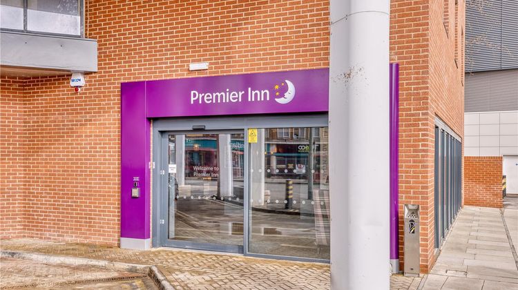 Premier Inn London Uxbridge Town Centre Exterior