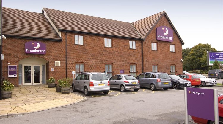 Premier Inn Manchester Trafford Centre N Exterior