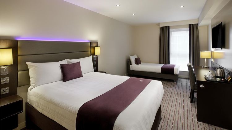 Premier Inn Manchester Trafford Centre N Room