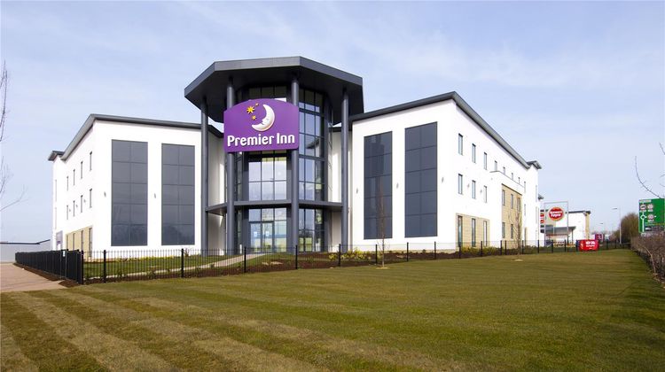 Premier Inn Bicester Exterior