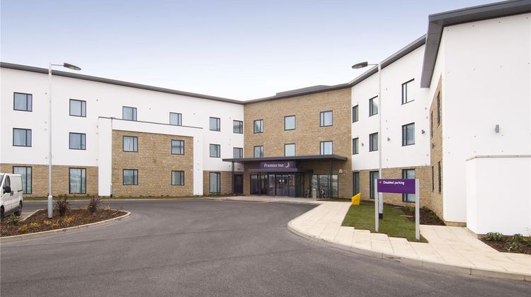 Premier Inn Bicester Exterior