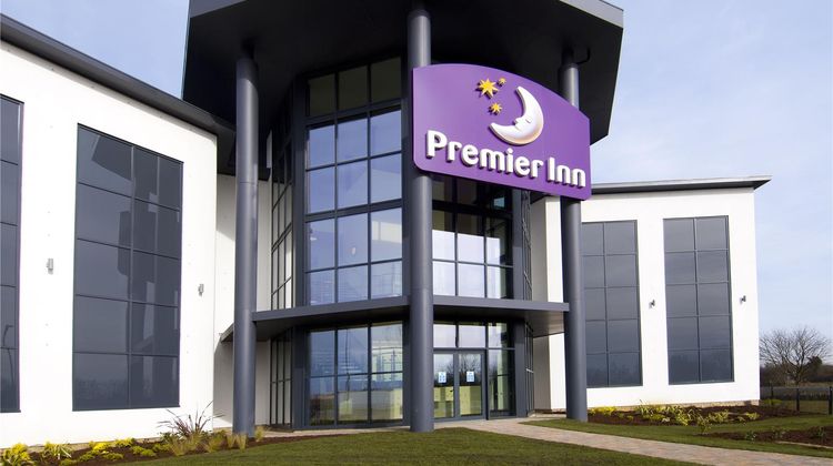 Premier Inn Bicester Exterior