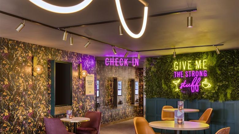 <b>Premier Inn London Hampstead Restaurant</b>. Images powered by <a href="https://iceportal.shijigroup.com/" title="IcePortal" target="_blank">IcePortal</a>.