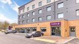 <b>Premier Inn Abingdon Exterior</b>. Images powered by <a href="https://iceportal.shijigroup.com/" title="IcePortal" target="_blank">IcePortal</a>.