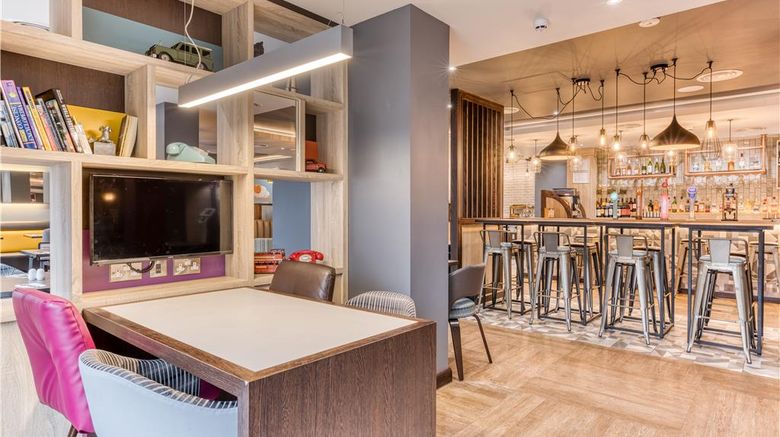 <b>Premier Inn Abingdon Restaurant</b>. Images powered by <a href="https://iceportal.shijigroup.com/" title="IcePortal" target="_blank">IcePortal</a>.