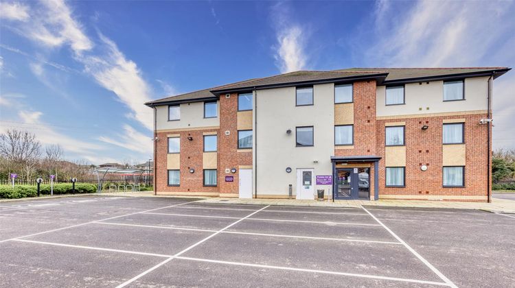 Premier Inn London Beckton Exterior