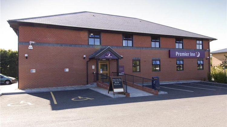 Premier Inn Yeovil Airfield Hotel Exterior