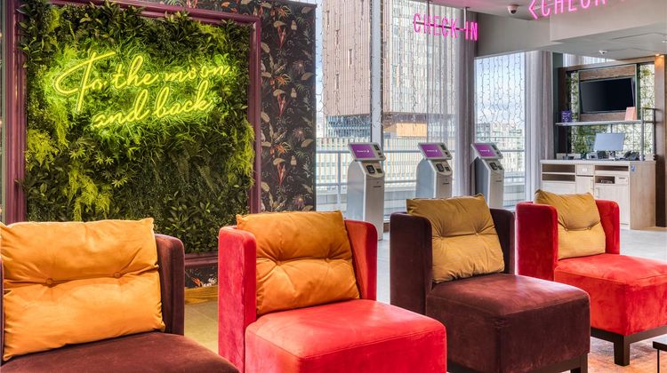 Premier Inn London Stratford Restaurant