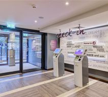 Premier Inn Royal Tunbridge Wells Lobby