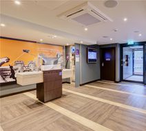 Premier Inn Royal Tunbridge Wells Lobby