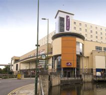 Premier Inn Hemel Hempstead Central Exterior