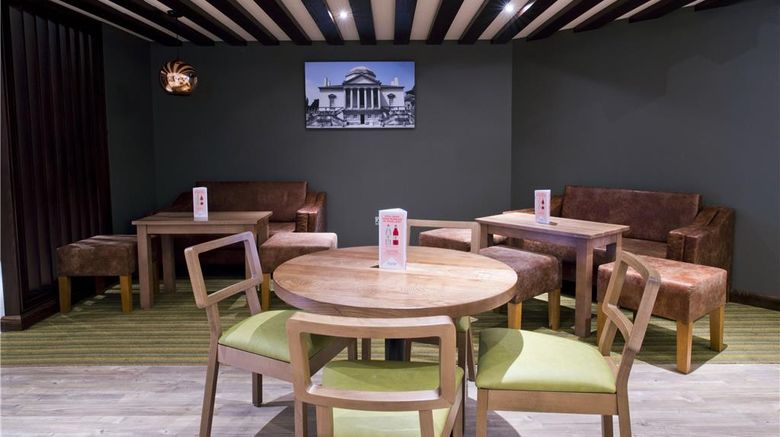 <b>Premier Inn London Chiswick Restaurant</b>. Images powered by <a href="https://iceportal.shijigroup.com/" title="IcePortal" target="_blank">IcePortal</a>.