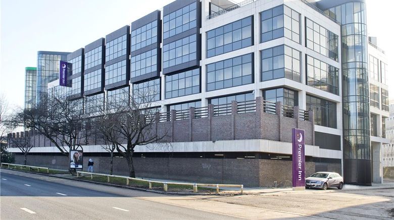 <b>Premier Inn London Chiswick Exterior</b>. Images powered by <a href="https://iceportal.shijigroup.com/" title="IcePortal" target="_blank">IcePortal</a>.