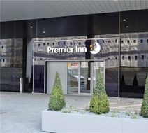 Premier Inn London Chiswick Exterior