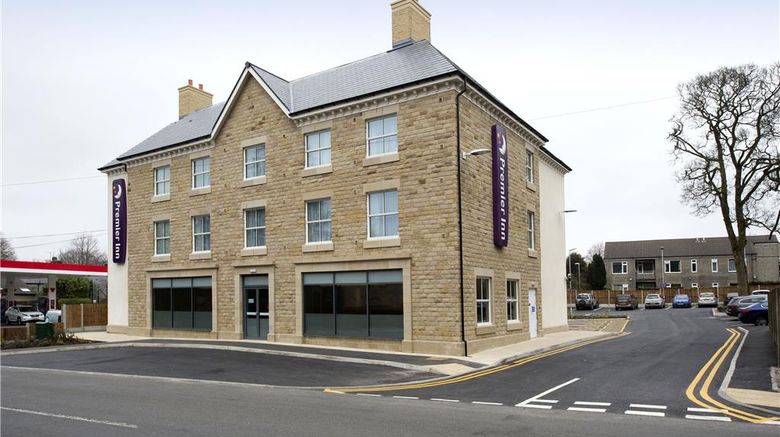 <b>Premier Inn Buxton Exterior</b>. Images powered by <a href="https://iceportal.shijigroup.com/" title="IcePortal" target="_blank">IcePortal</a>.