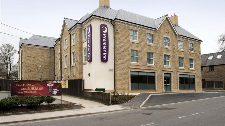<b>Premier Inn Buxton Exterior</b>. Images powered by <a href="https://iceportal.shijigroup.com/" title="IcePortal" target="_blank">IcePortal</a>.