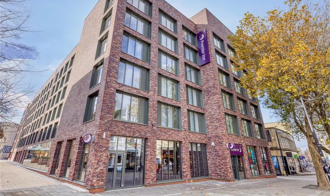 Swindon Town Centre hotel Exterior