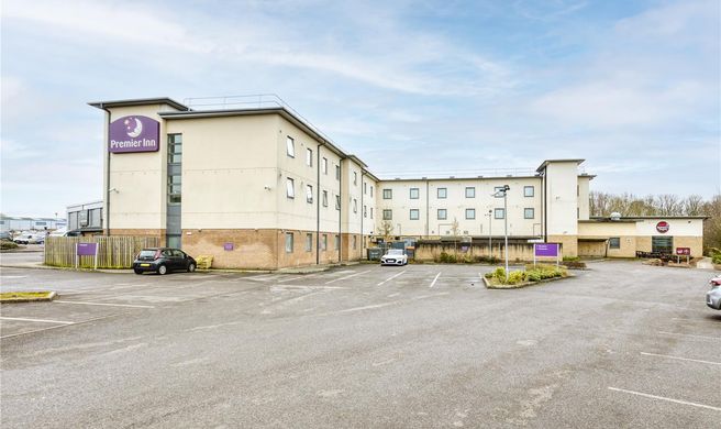 Premier Inn Andover Exterior