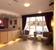 Premier Inn Dumbarton/Loch Lomond Lobby