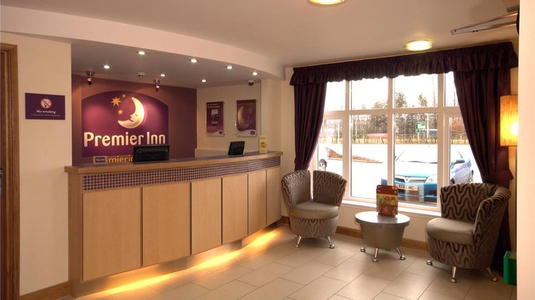 <b>Premier Inn Dumbarton/Loch Lomond Lobby</b>. Images powered by <a href="https://iceportal.shijigroup.com/" title="IcePortal" target="_blank">IcePortal</a>.