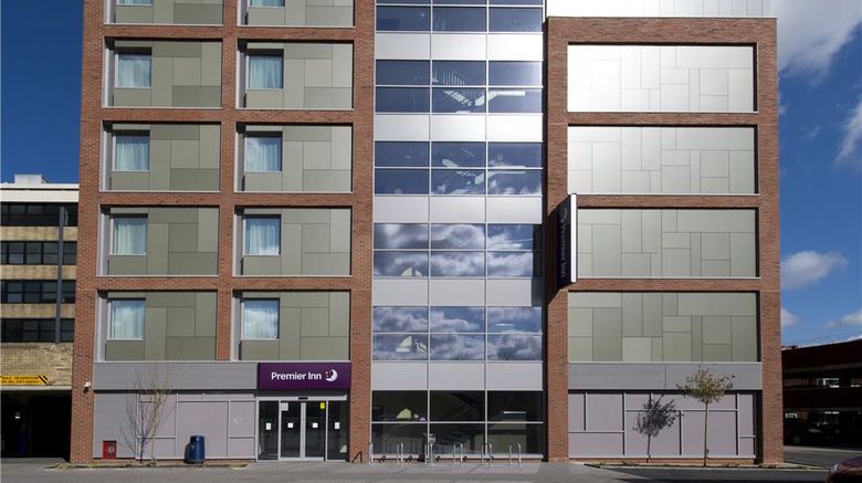 London Southgate hotel Exterior. Images powered by <a href="https://iceportal.shijigroup.com" target="_blank" rel="noopener">Ice Portal</a>.