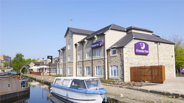 Premier Inn Huddersfield Central Exterior