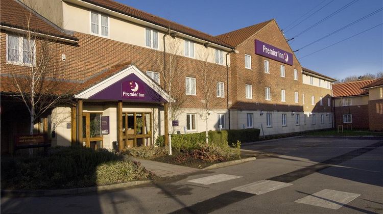 Premier Inn Swindon West Exterior