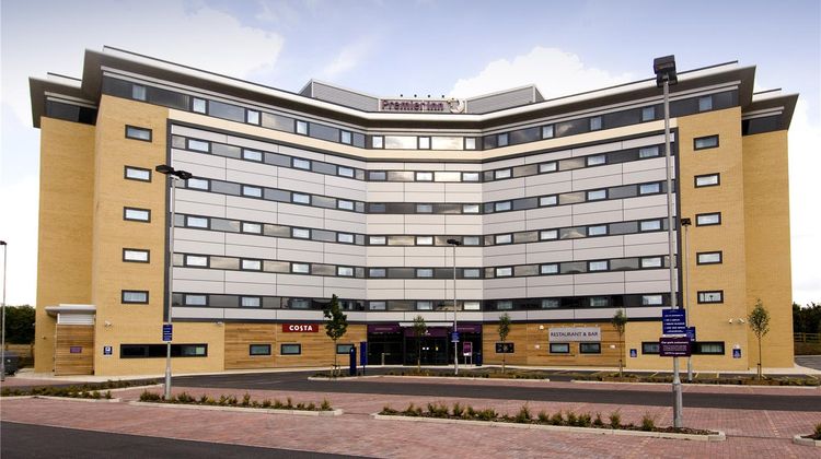 Premier Inn Manchester Airport North Exterior