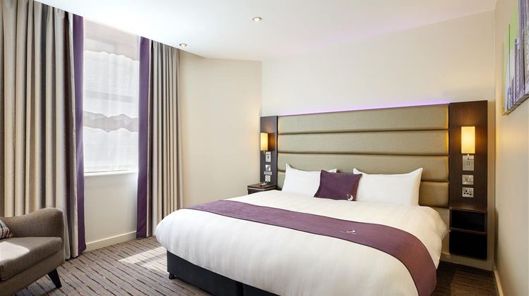 Premier Inn Nottingham Arena (London Rd) Room